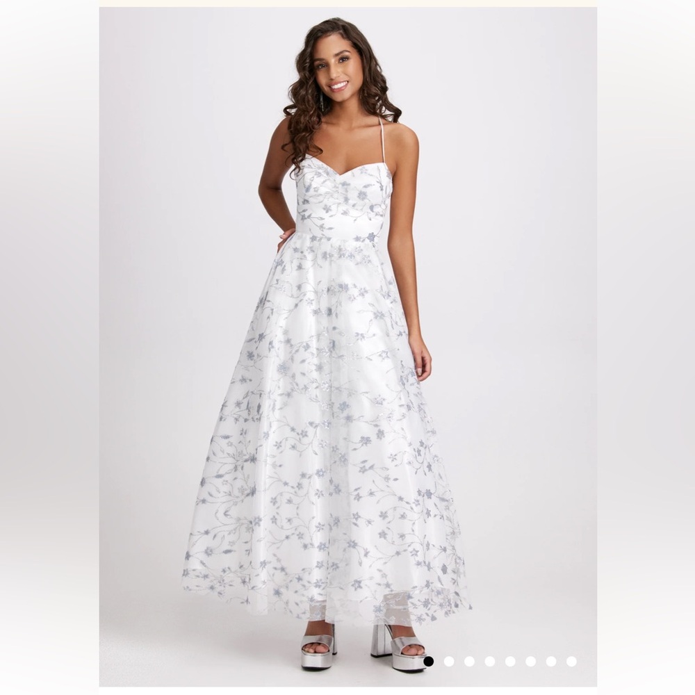 BNWT Laura White Ballgown Dress